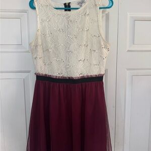 Elegant Dress with Lace Top and Burgundy Skirt